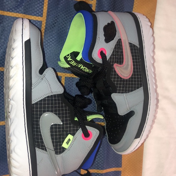 Men’s Jordan 1 React - Picture 4 of 6